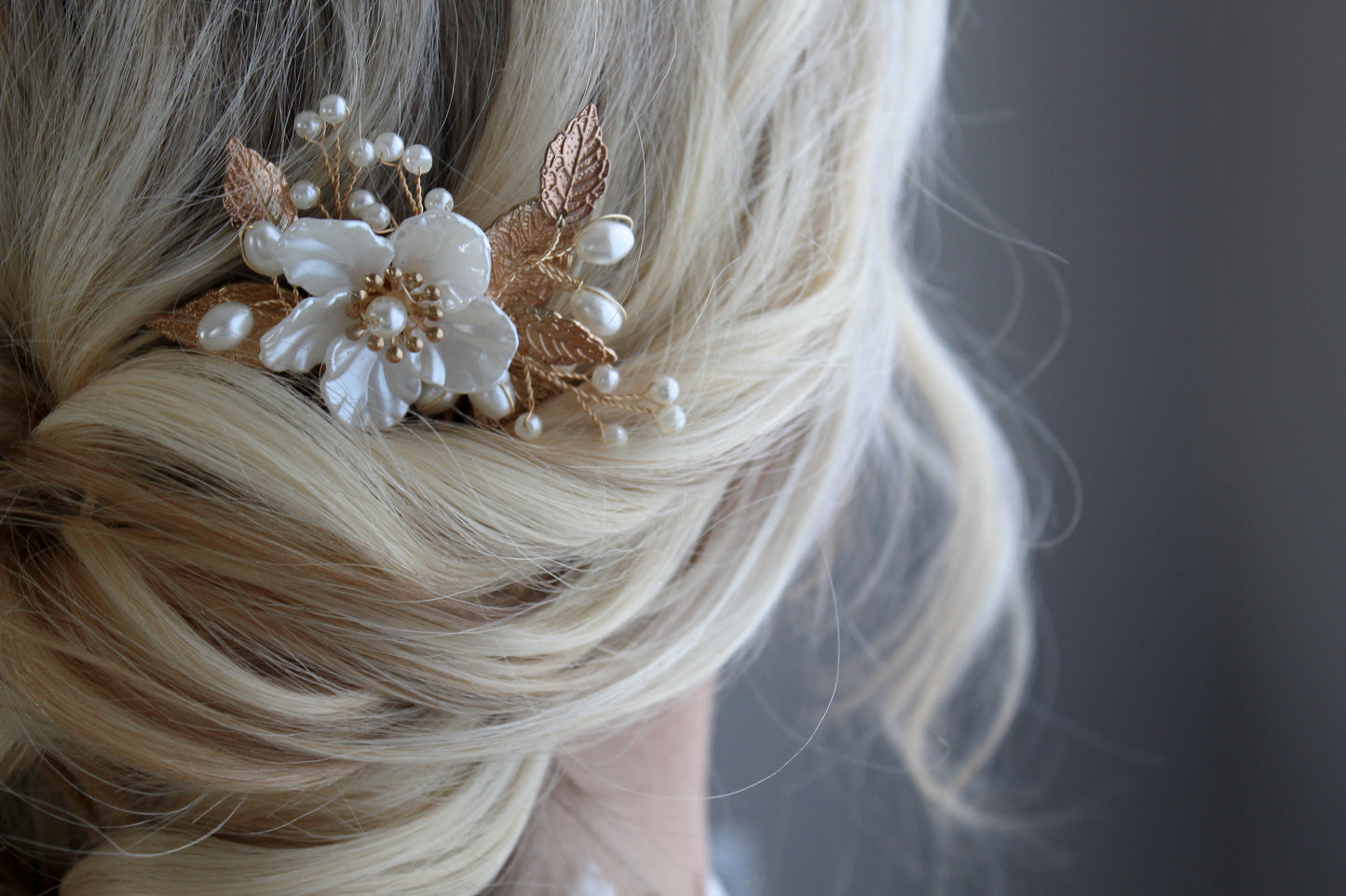 Gold Flower Comb